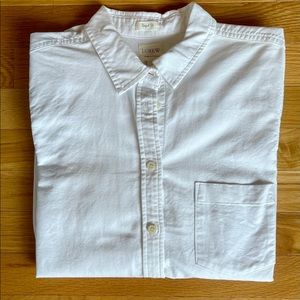 Button-up cotton poplin shirt in signature fit